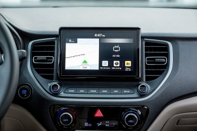 Thông số kỹ thuật xe Hyundai Accent 2020: Tiện nghi a1