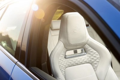 Jaguar F-PACE SVR nâng tầm tận hưởng chuyến đi Jaguar F-PACE SVR nâng tầm tận hưởng chuyến đi.
