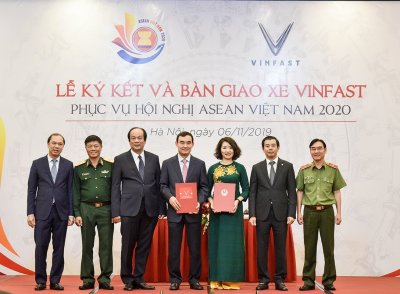 Xe VinFast phục vụ ASEAN 2020 thanh lý vừa hô bán đã "bốc hơi" gần hết a2 Xe VinFast phục vụ ASEAN 2020 thanh lý vừa hô bán đã "bốc hơi" gần hết 2