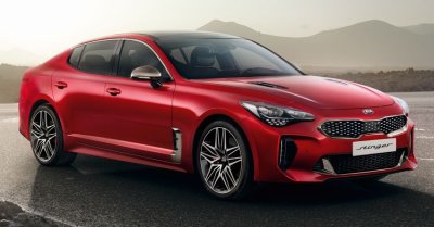 Kia Stinger 2021 GT S chào giá hơn 1,3 tỷ đồng.