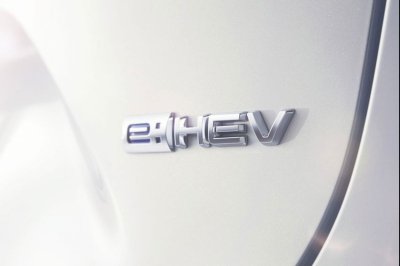 Huy hiệu e-HEV trên Honda HR-V 2021 1