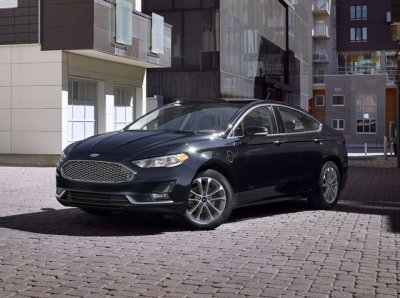 Ford Fusion 2020.