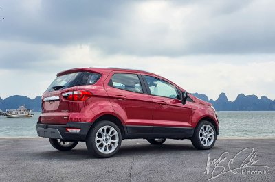 Ford Ecosport 2021 bỏ ốp lốp dự phòng phía sau Ford Ecosport 2021 bỏ ốp lốp dự phòng phía sau 1