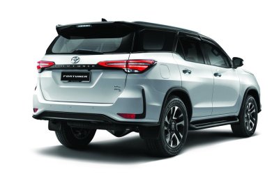 Toyota Fortuner 2021 nâng cấp mới cứng cáp và hoành tráng hơn nữa.