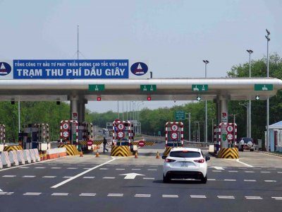 Chú ý tránh bị phạt khi di chuyển qua trạm thu phí Chú ý tránh bị phạt khi di chuyển qua trạm thu phí.