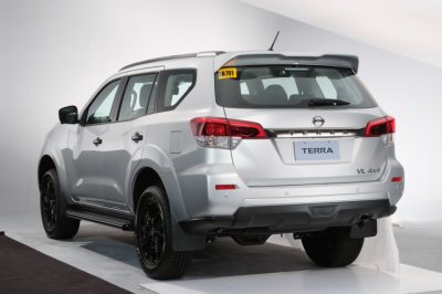 Nissan Terra 2021 VL mới loại bỏ viền trang trí crôm bóng Nissan Terra 2021 VL mới loại bỏ viền trang trí crôm bóng.