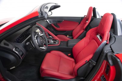 Jaguar F-Type đặt trải nghiệm người dùng làm ưu tiên hàng đầu.