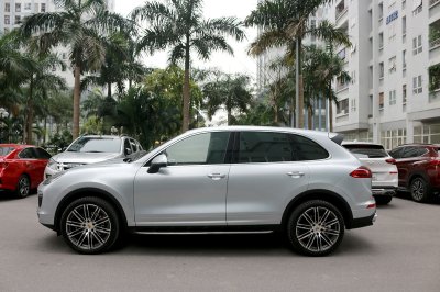Porsche Cayenne-2016.