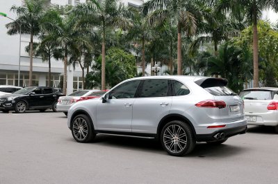 Porsche Cayenne-2016.