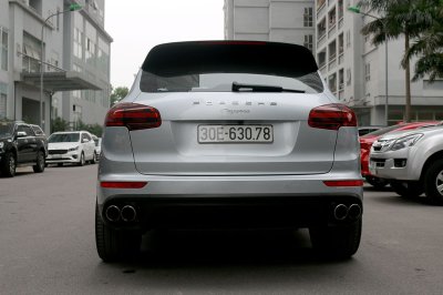 Porsche Cayenne-2016.