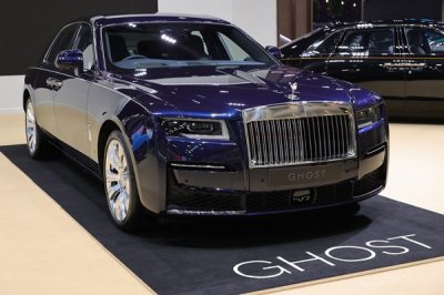 Chiêm ngưỡng siêu xe RollsRoyce Ghost 2021 giá ngất ngưởng 63 tỷ đồng