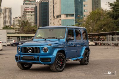 Mercedes-AMG G 63 13 tỷ đồng - mẫu xe SUV đắt nhất thị trường. Với động cơ V8 tăng áp mạnh mẽ và nội thất sang trọng, chiếc xe này thực sự là một tác phẩm nghệ thuật trên bánh xe. Nếu bạn muốn sở hữu một chiếc xe đẳng cấp và hiệu suất vượt trội, hãy đến và khám phá Mercedes-AMG G