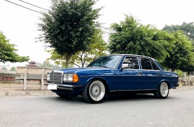 Mercedes Benz 1984 dạo phố Mercedes Benz 1984 dạo phố.