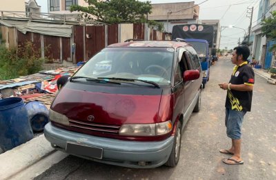 Toyota Previa 1990.