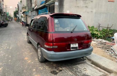 Toyota Previa 1990.