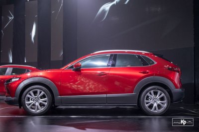 Cận cảnh Mazda CX-30 Luxury 2021 vừa ra mắt tại Việt Nam, đối thủ của Kia Seltos, Corolla Cross a4