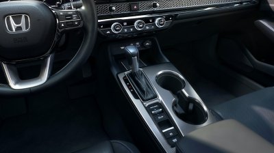 Honda Civic 2022 sedan cải thiện khả năng vận hành và xử lý.