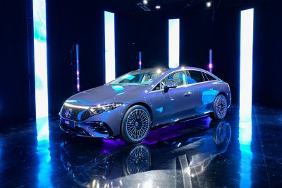 Mercedes-Benz EQS 2022 mới có gì hay?