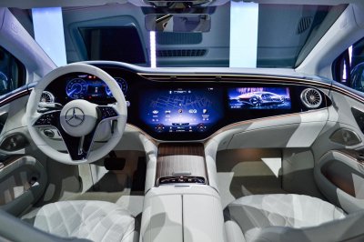 Mercedes-Benz EQS 2022 hiện đại và đầy đủ tiện nghi.