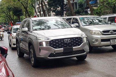 Hyundai Santa 2021 bản ngân hàng bất ngờ xuất hiện trên phố.