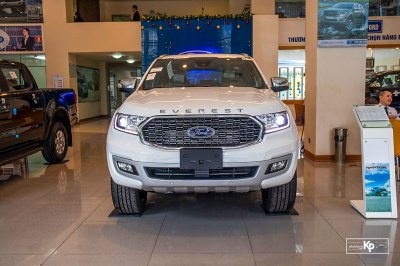 Đại lý "cắt máu" giảm Ford Everest đến 100 triệu đồng trong tháng 5/2021 a1