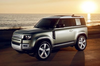 Land Rover Defender 90 trục cơ sở ngắn sẵn sàng ra mắt khách Việt.