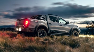 Nissan Navara Pro-4X Warrior được tinh chỉnh nhiều từ tạo hình cho đến cấu thành kỹ thuật.