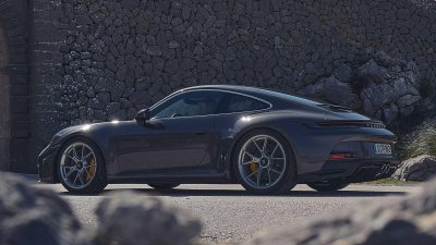 Porsche 911 GT3 Touring 2022 theo đuổi phong cách nhẹ nhàng, lãng tử hơn.