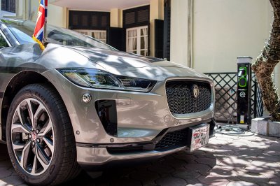 Mẫu xe I-Pace được Jaguar thiết kế theo hướng SUV khỏe khoắn.