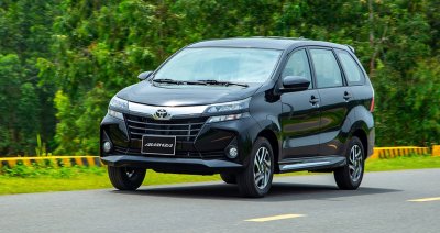 Xe Toyota Avanza 7 chỗ.