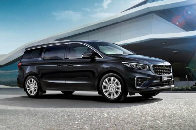 Kia Sedona bất ngờ đánh bại Toyota Innova, Suzuki Ertiga lên đứng vị trí thứ 2.