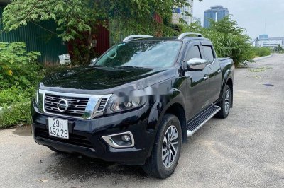 Chiếc xe Nissan Navara VL mang biển Hà Nội.