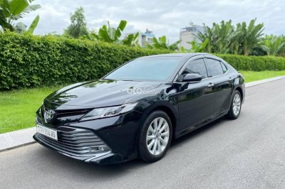 Vừa chạy 600km, chủ xe Toyota Camry 2021 chịu lỗ hơn trăm triệu.