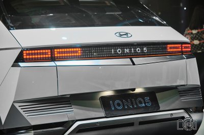 Đuôi xe Hyundai Ioniq 5 2022.