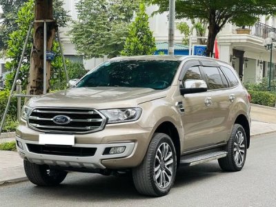 Ford Everest 2016 - 2018.