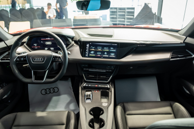 khoang nội thất Audi e-tron GT.