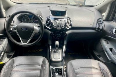 Ford EcoSport 2017 đã qua sử dụng được chào bán quanh mốc 350 - 475 triệu đồng. 2