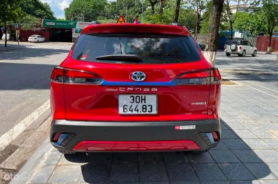 Toyota Corolla Cross bản Hybrid còn khá mới.