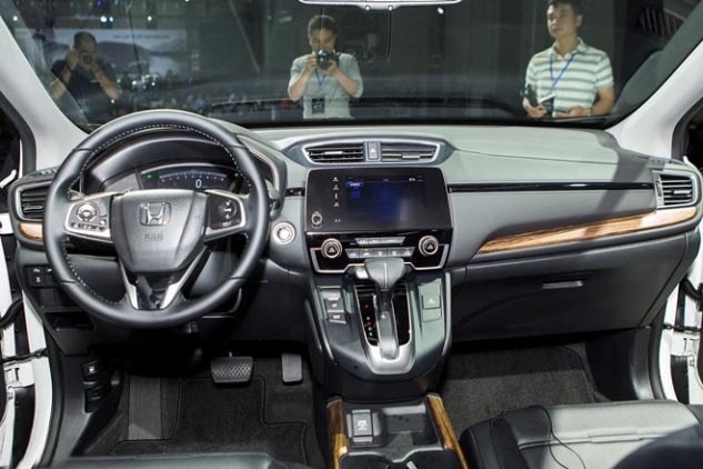 nội thất đơn giản nhưng hiện đại trên Honda CRV 2018 1