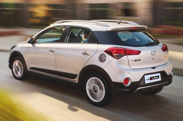 Đánh giá xe Hyundai i20 Active