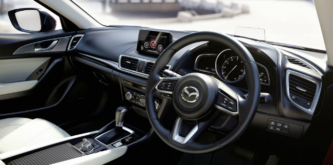 Nội thất hiện đại được trang bị cho Mazda 3 2017