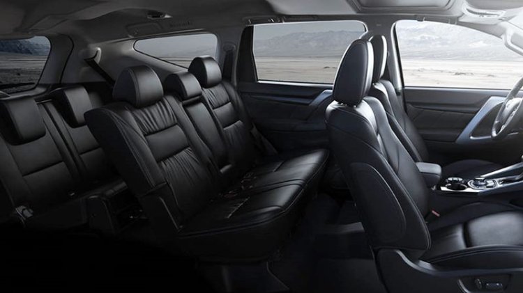 Nội thất rộng rãi là điểm mạnh của Mitsubishi Pajero 2019 1