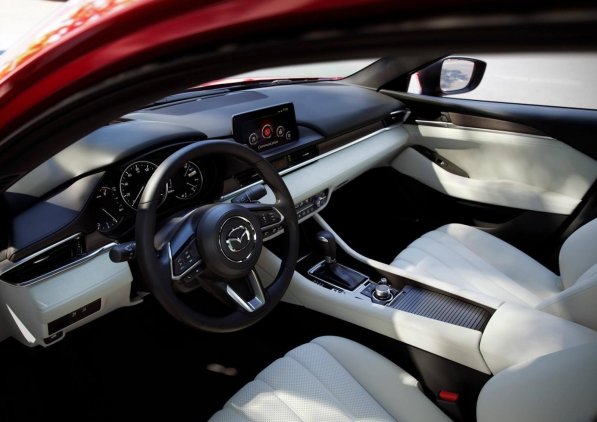 Nội thất xe Mazda 6 2020 1