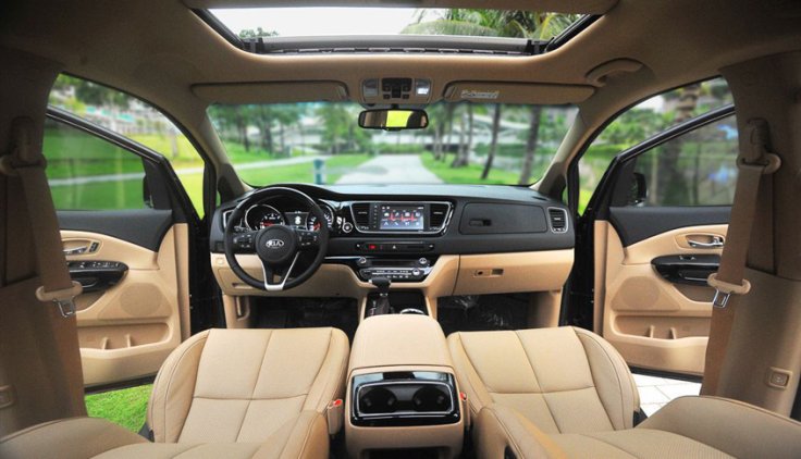 Nội thất xe Kia Sedona 2017
