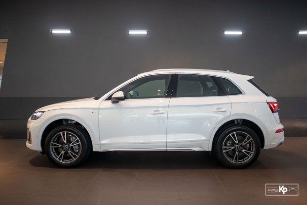  Audi Q5 không hề thua kém bất cứ mặt nào khi đặt cạnh những đối thủ đồng hạng. 1