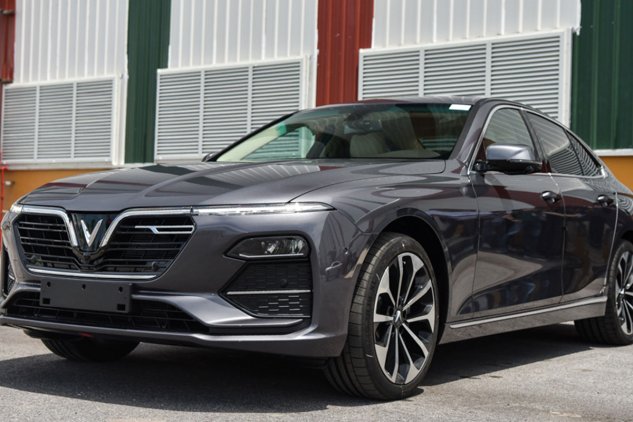 Hạn chế xe VinFast Lux A2.0 2020.