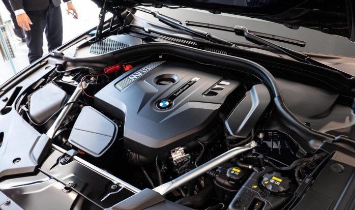 Tổng quan xe BMW 520i 2020.