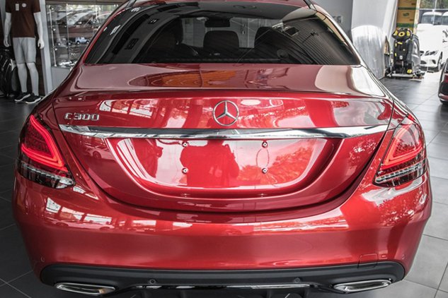 Giá xe Mercedes-Benz C300 2020 tại Oto.com.vn.