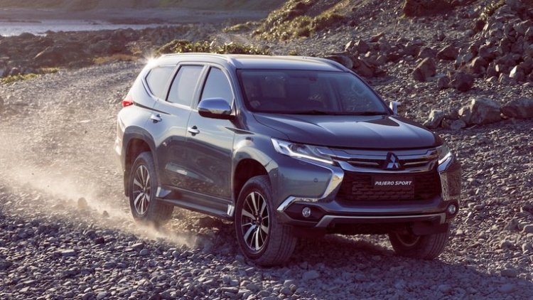 Xe Mitsubishi Pajero Sport 2019