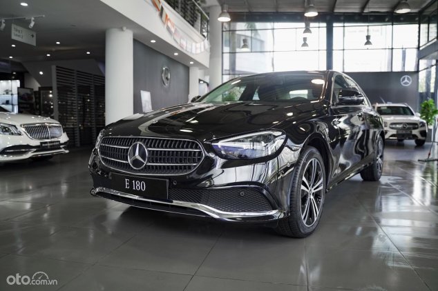 Giới thiệu xe Mercedes-Ben E180 1